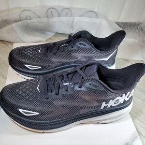 NEW HOKA Clifton 9 Black White Classic Running Shoes SIZE 12 WOMENS OR MENS 10.5